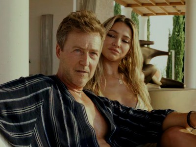 Glass Onion - Movie Review