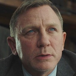 Daniel Craig